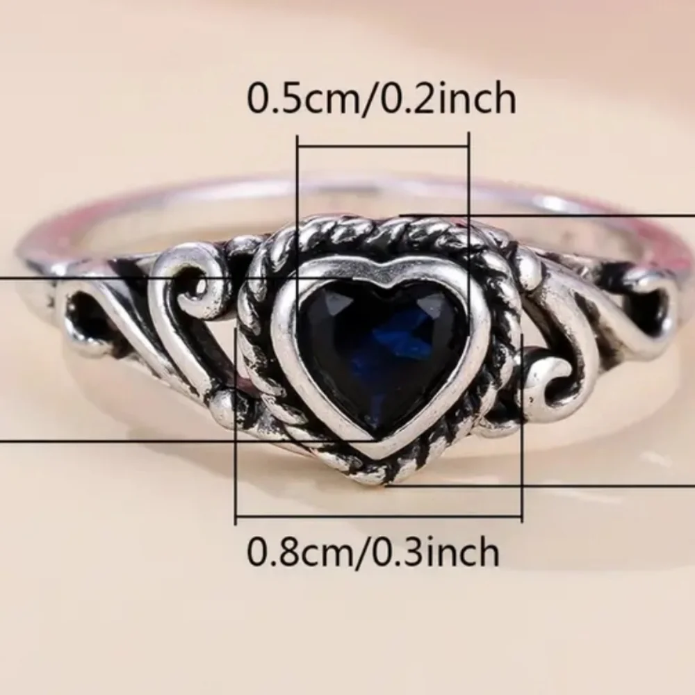 Last one! NEW! Vintage look heart ring size 6